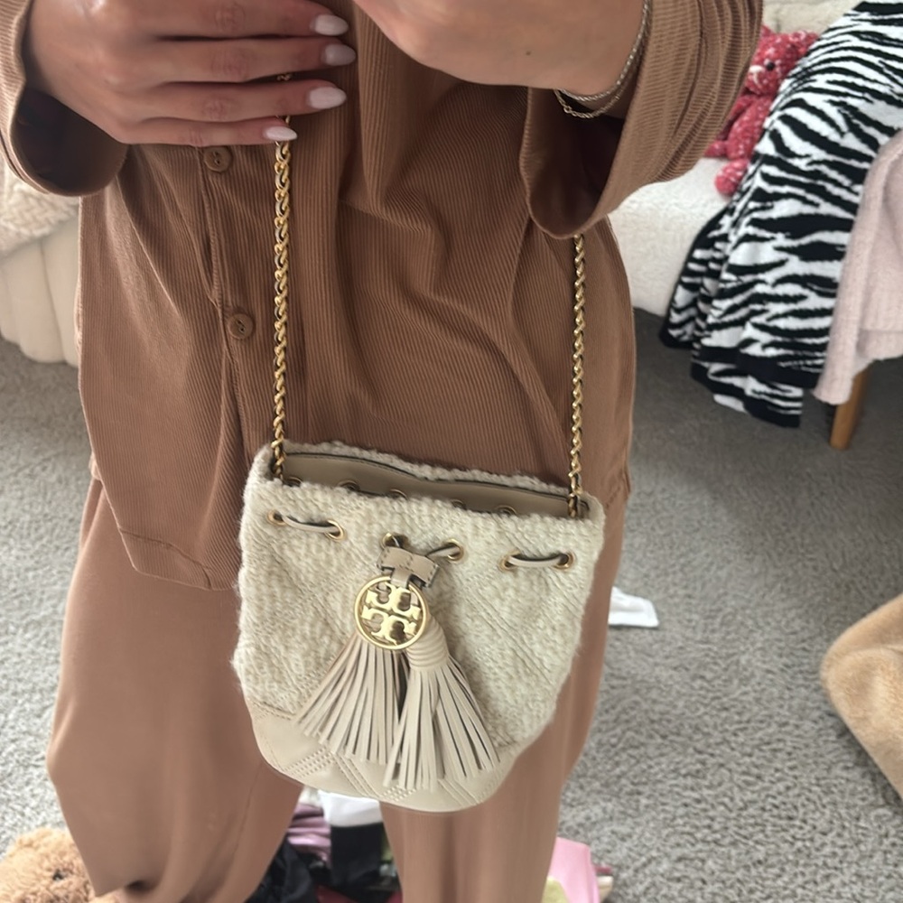 Tory Burch bag! - Picture 6 of 7
